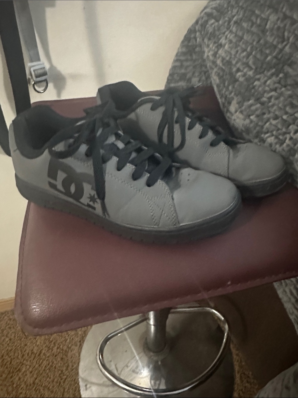 DC Gaveler Men's Low-Top Athletic Sneakers in Gray and Black